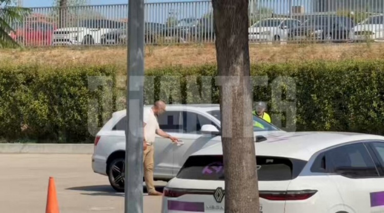 阿森纳求购孔德升温 经纪人现身巴萨甘伯体育城
