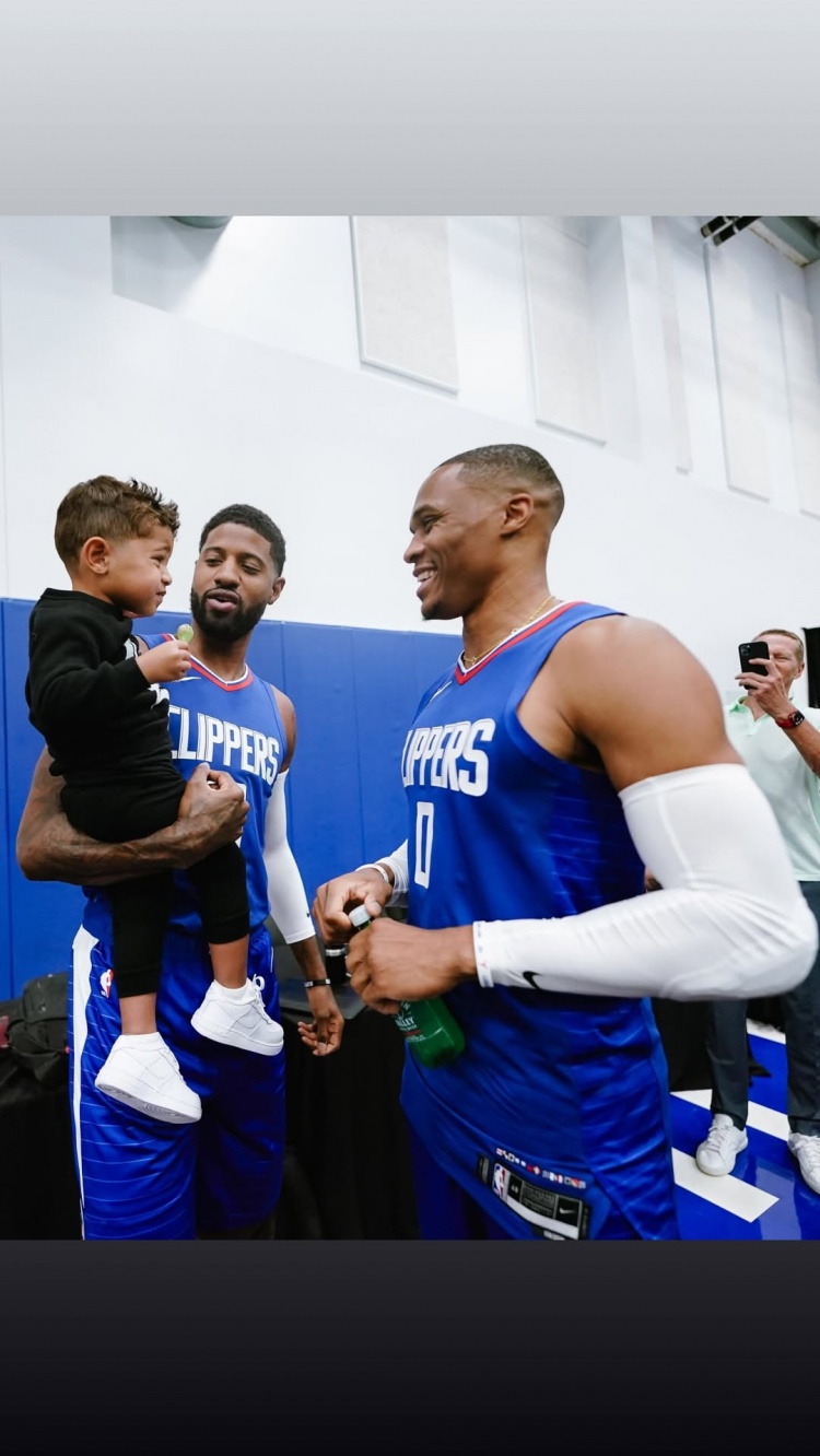 威少官宣退役结束18年NBA生涯 乔治社媒连发同框照致敬 威少官宣退役结束18年NBA生涯 乔治社媒连发同框照致敬