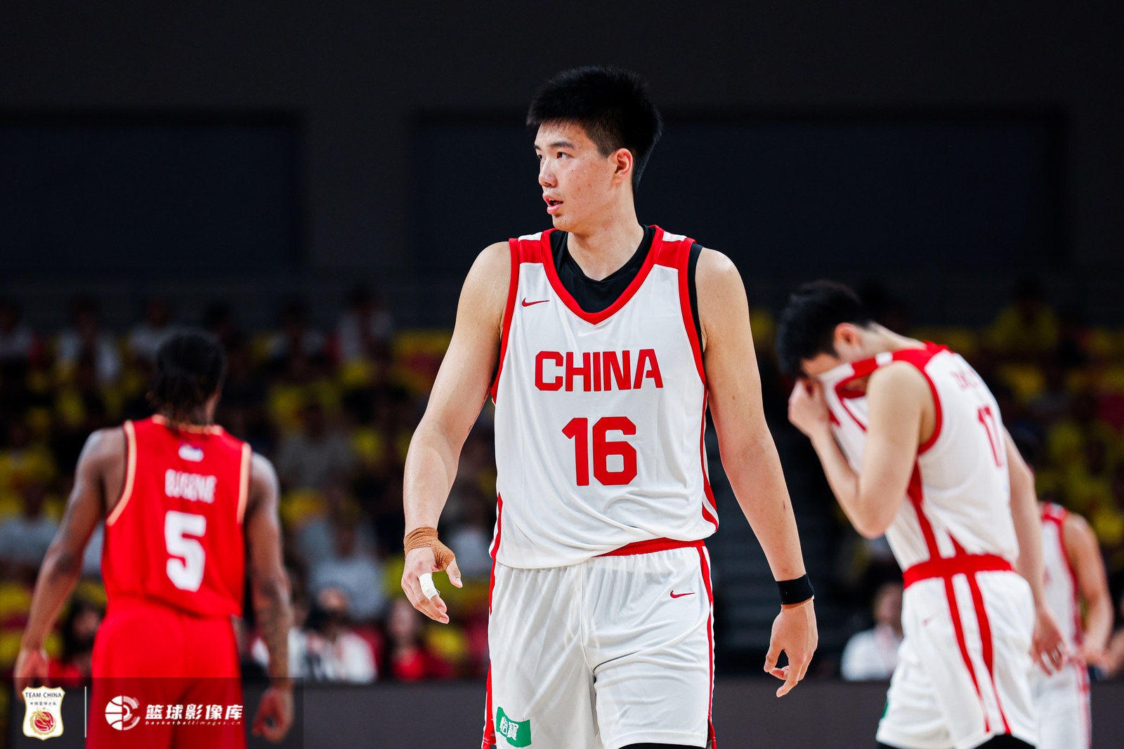 中国男篮热身赛83-78胜乌拉圭 贺希宁17分焦泊乔14分