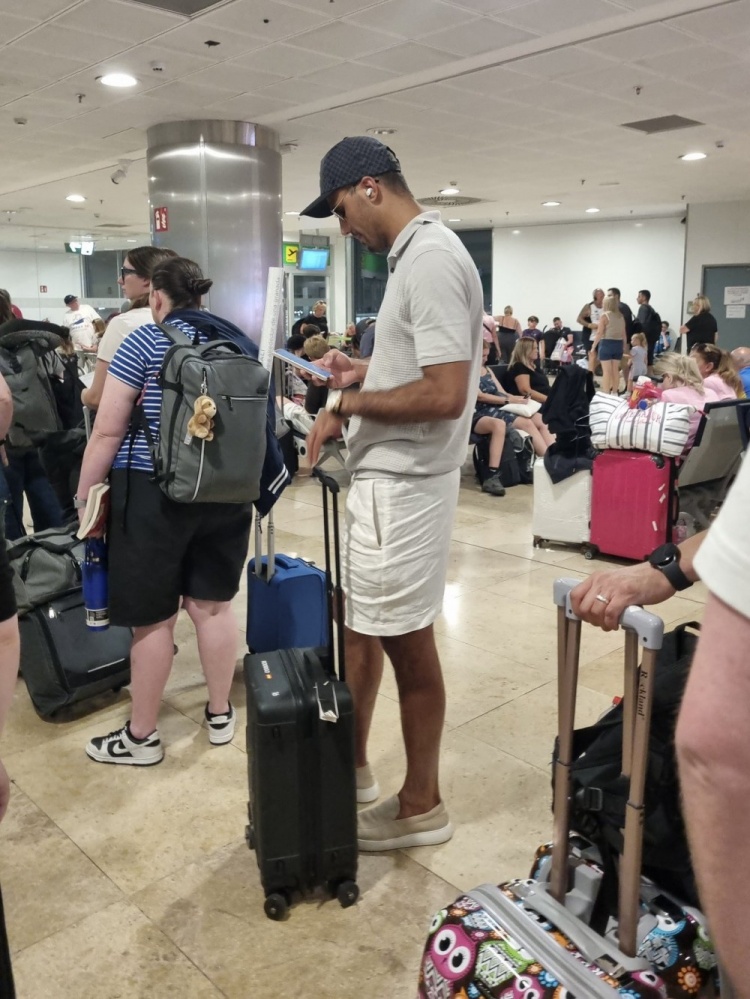 罗马诺：罗德里今晚乘瑞安航空返回曼彻斯特