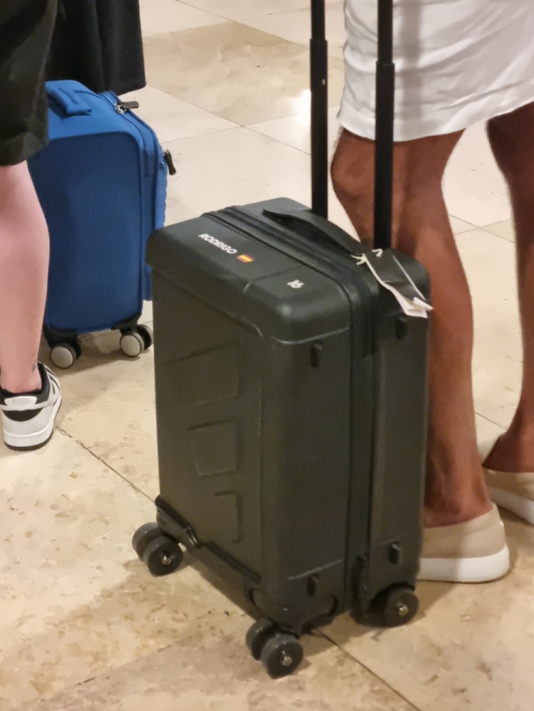 罗马诺:罗德里今晚乘瑞安航空返回曼彻斯特 罗马诺:罗德里今晚乘瑞安航空返回曼彻斯特