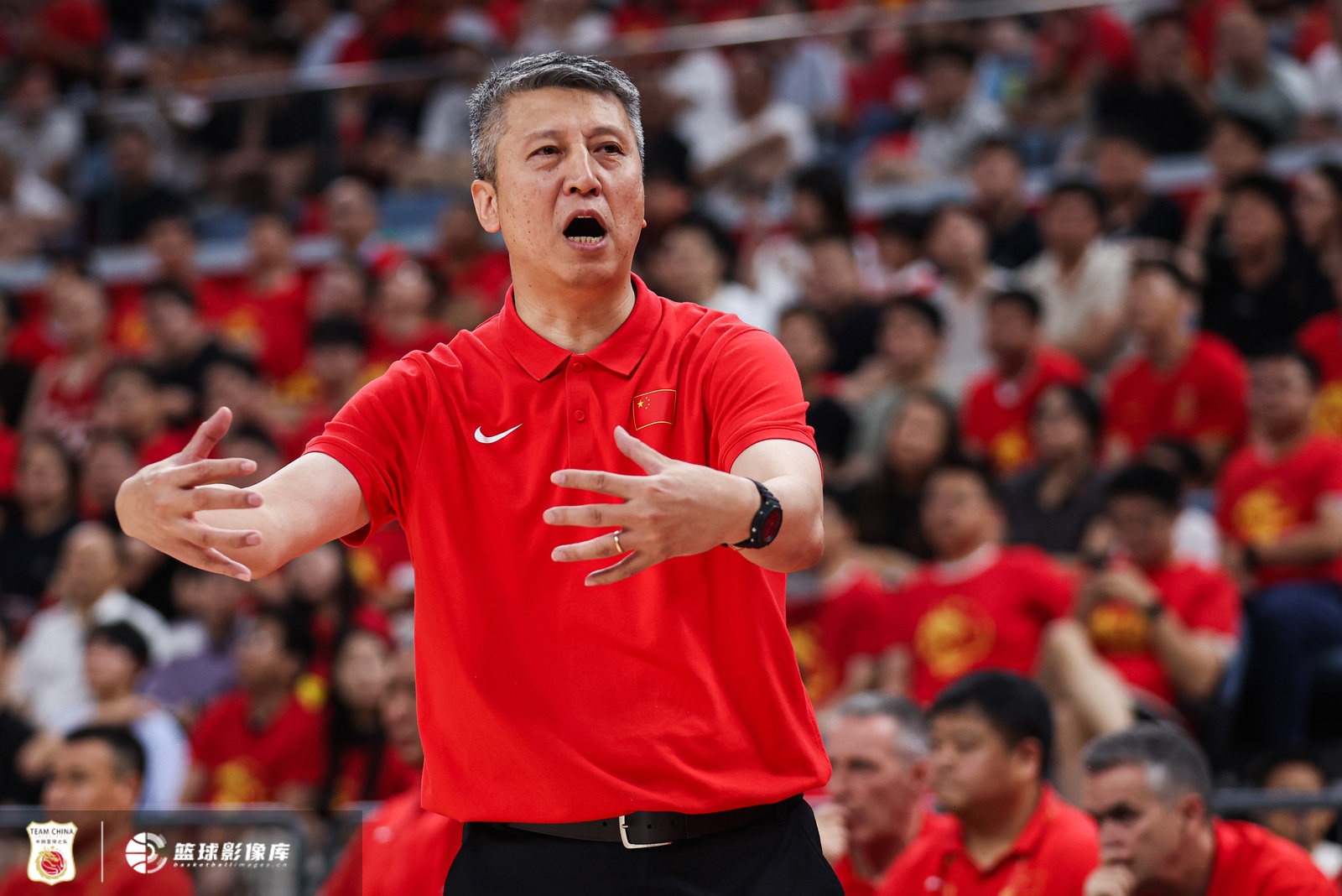 中国男篮热身赛83-78险胜乌拉圭 贺希宁17分焦泊乔14分