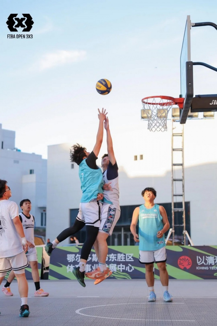 FIBA Open 3×3东胜分站战罢 黑色闪电与海底小纵队夺冠 FIBA Open 3×3东胜分站战罢 黑色闪电与海底小纵队夺冠