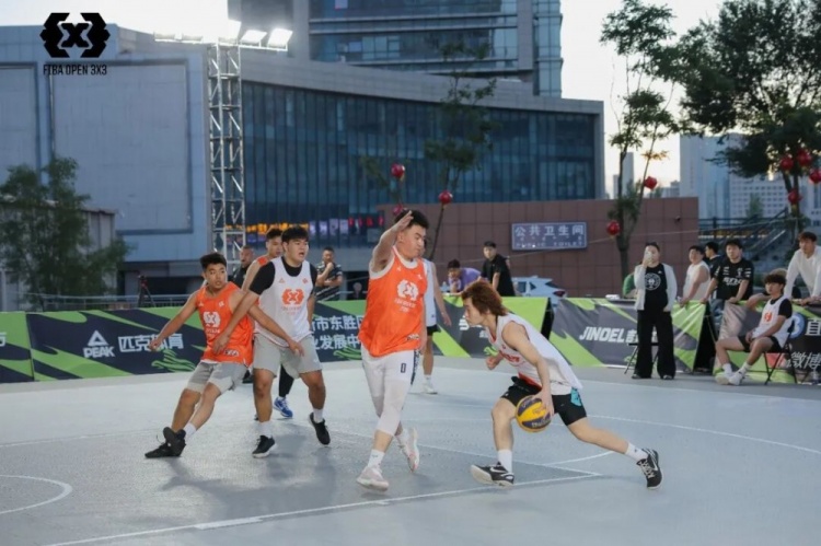 FIBA Open 3×3东胜分站战罢 黑色闪电与海底小纵队夺冠 FIBA Open 3×3东胜分站战罢 黑色闪电与海底小纵队夺冠