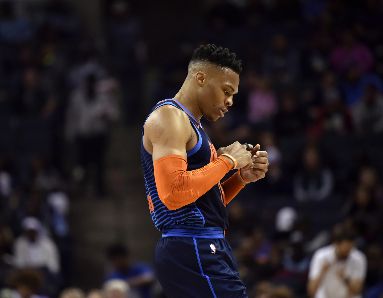 威少宣布退役结束18年NBA生涯 美媒：雷霆应签一天合同让其正式谢幕