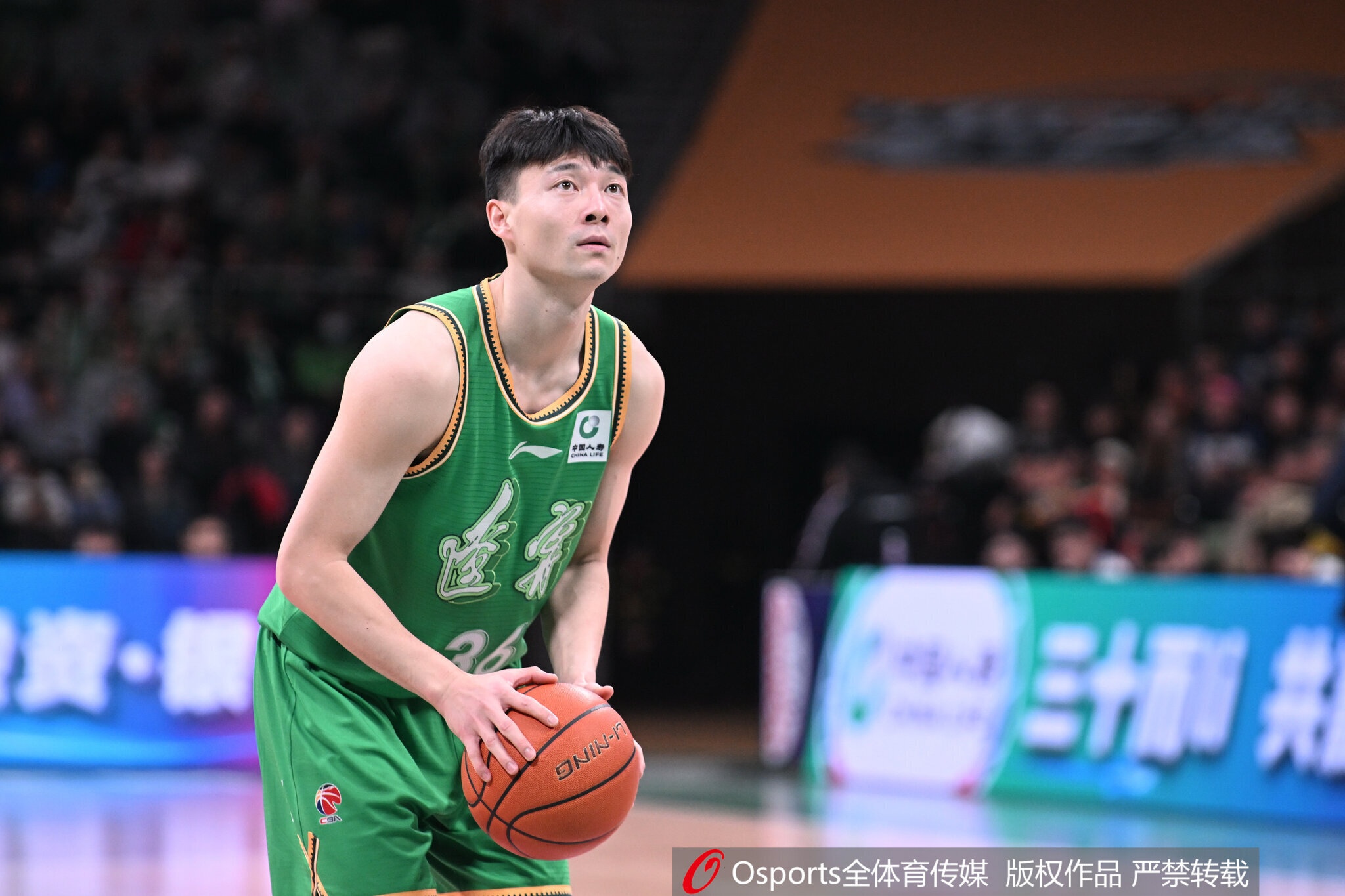 辽宁男篮与鄢手骐达成3年续约协议