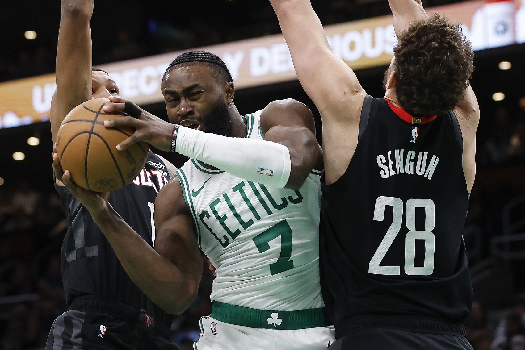 火箭媒体人：申京不换布朗 已接近NBA前五中锋