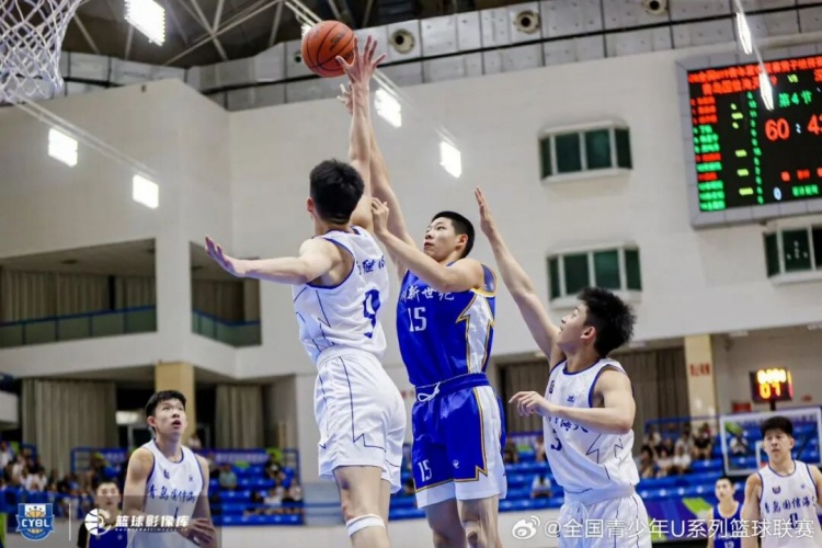 深圳U19预赛5胜2负晋级 吴铠博场均22.6分包揽得分王和抢断王 深圳U19预赛5胜2负晋级 吴铠博场均22.6分包揽得分王和抢断王