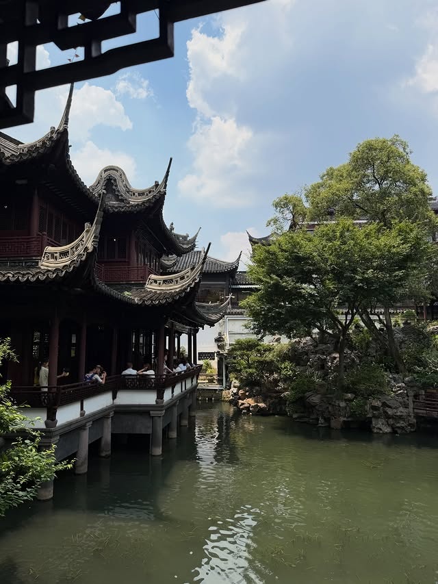 乔治妻子晒上海48小时照 新赛季确定披绿军战袍