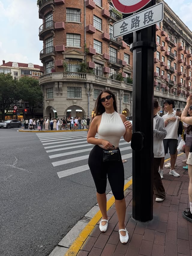 乔治妻子晒上海48小时照 新赛季确定披绿军战袍