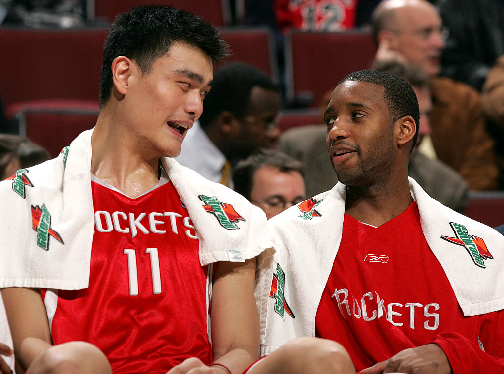 麦迪1号球衣该不该挂上丰田中心穹顶 麦迪1号球衣该不该挂上丰田中心穹顶