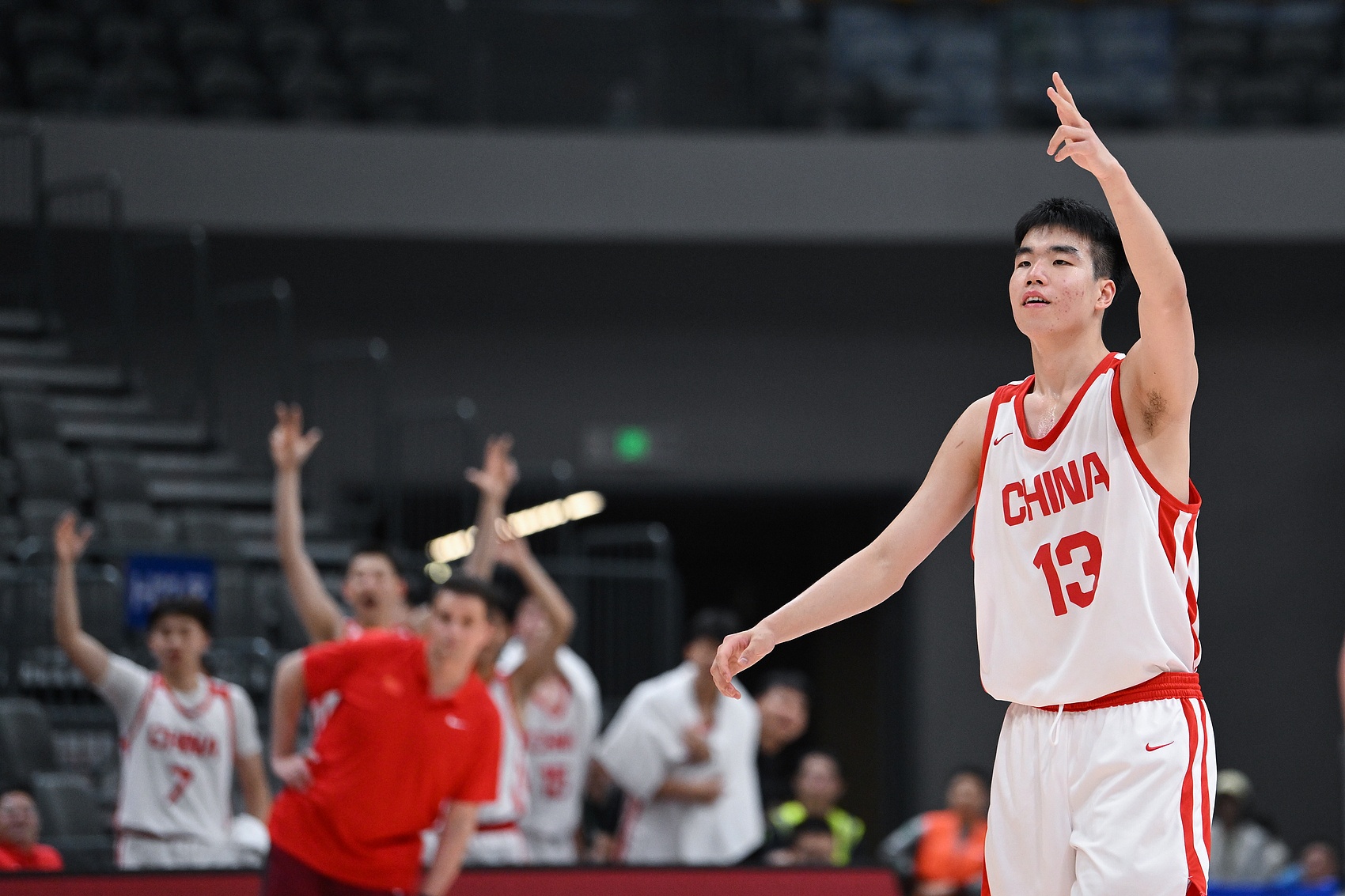 U18男篮三连胜净胜138分 小组头名直通八强