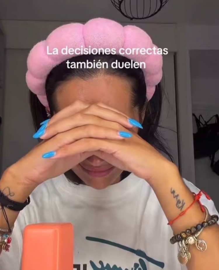 查瓦里亚女友帕格利落泪:搬去伦敦等于放弃全部工作 查瓦里亚女友帕格利落泪:搬去伦敦等于放弃全部工作