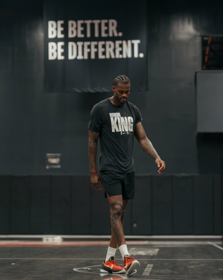 范德比尔特晒训练照 湖人兜售剩余合同未停 范德比尔特晒训练照 湖人兜售剩余合同未停