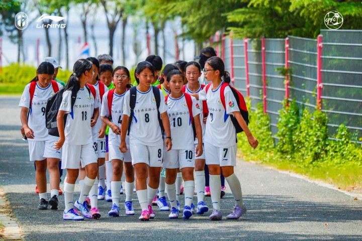 2025-26全国小学生足球总营青岛开营 30队逐鹿白沙湾 2025-26全国小学生足球总营青岛开营 30队逐鹿白沙湾