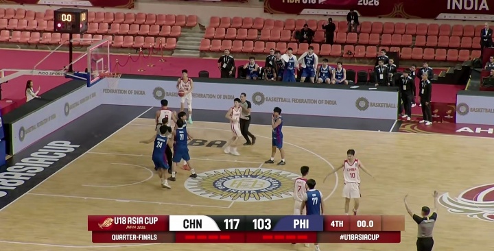 中国U18男篮117-103胜菲律宾 对手假意放弃后抢断上篮引冲突 中国U18男篮117-103胜菲律宾 对手假意放弃后抢断上篮引冲突