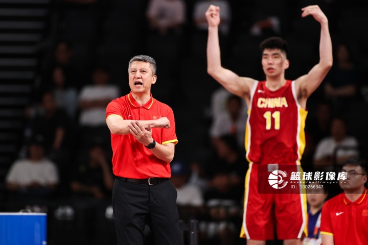 记者:中国男篮有着纸面实力的优势 要控制好篮板 限制日本的反击 记者:中国男篮有着纸面实力的优势 要控制好篮板 限制日本的反击